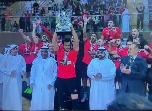 فريق الأهلي لكرة اليد بطل السوبر المصري في الامارات 
